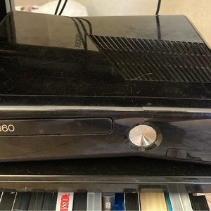 Xbox 360 +2 games